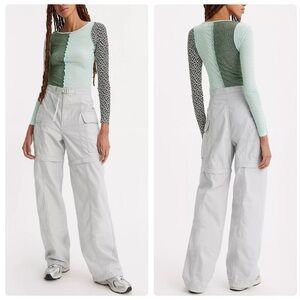 Levi’s Convertible Cargo Pants in Quiet Grey Size 28